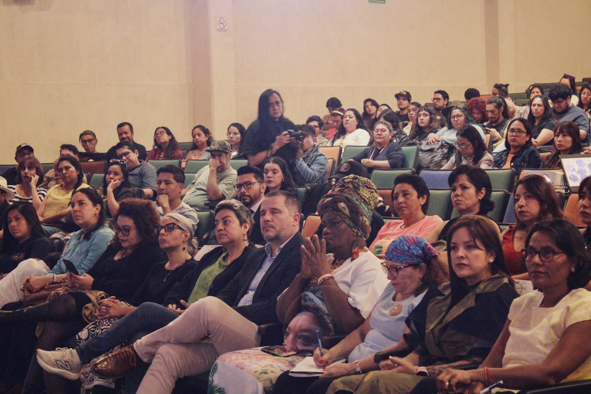 Público asistente a la Ruta Internacional de Aprendizaje en Ciudad de México.