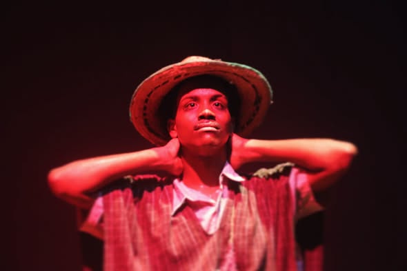 El Teatro como Puente de Diálogo en Urabá: Reflexiones sobre 'La Maestra' de Enrique Buenaventura